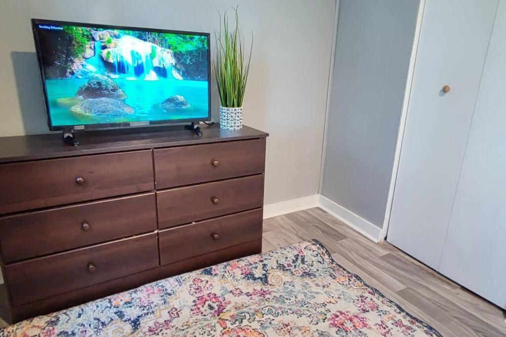 Perfect Combo Of Charm & Comfort- 2Bedroom Home Noblesville Bagian luar foto