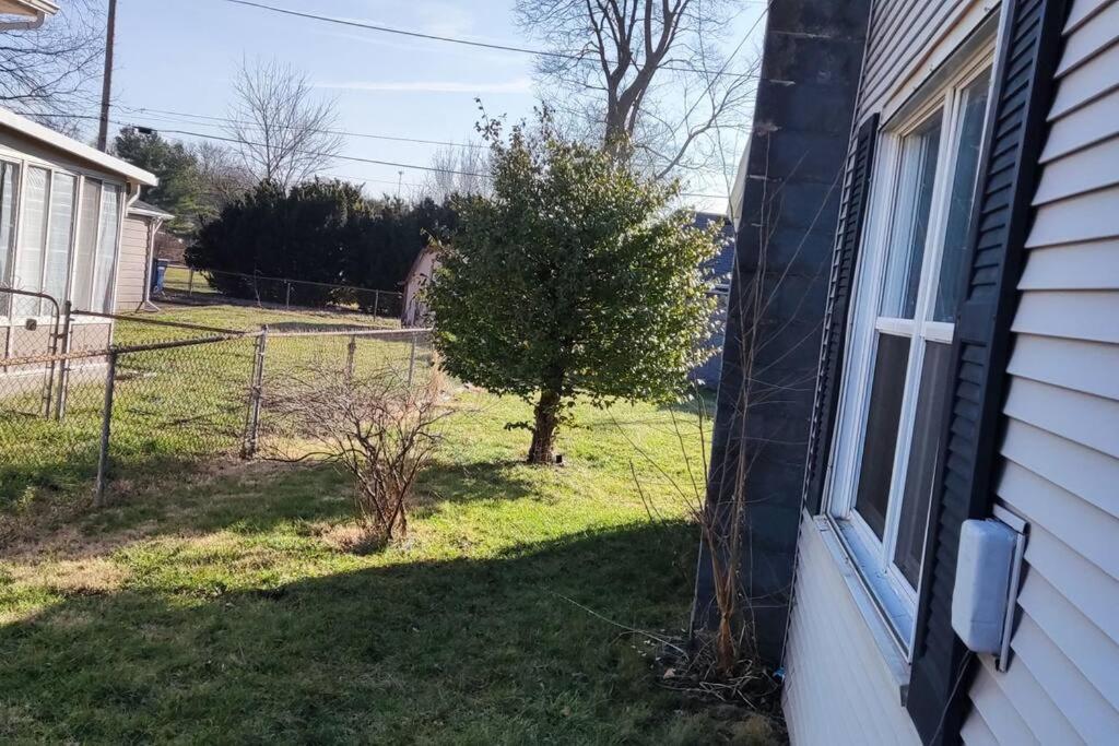 Perfect Combo Of Charm & Comfort- 2Bedroom Home Noblesville Bagian luar foto