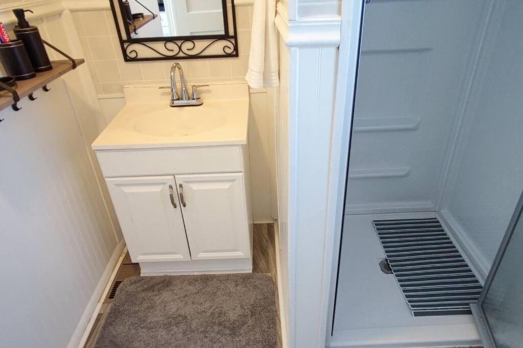 Perfect Combo Of Charm & Comfort- 2Bedroom Home Noblesville Bagian luar foto