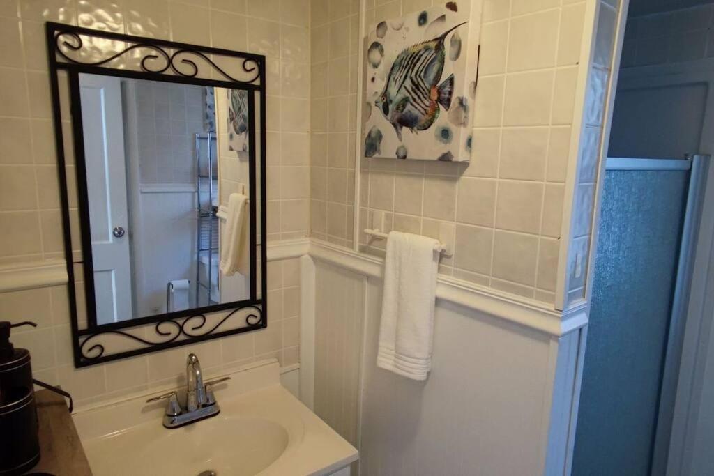 Perfect Combo Of Charm & Comfort- 2Bedroom Home Noblesville Bagian luar foto